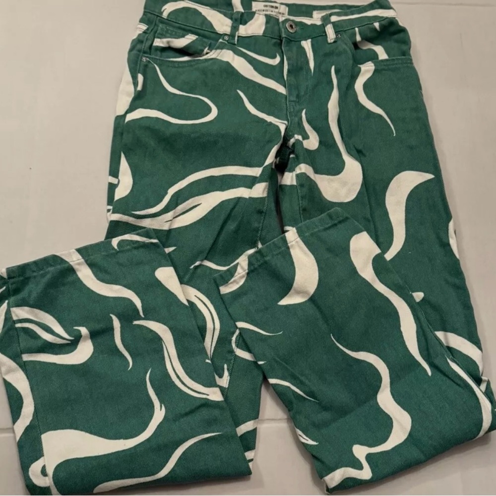 Women’s Cotton:On jeans low rise, straight leg, green and white swirl, 5 pockets